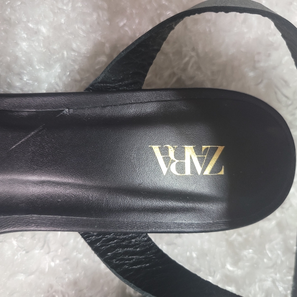 Sandals - Picture 2 of 7